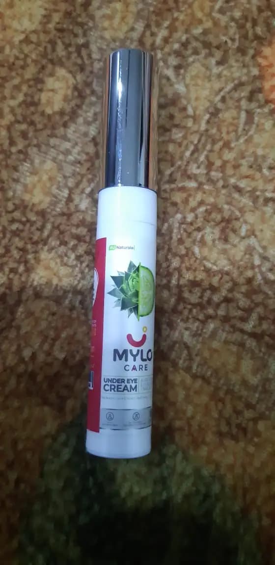 Under Eye Cream for Dark Circles - Hydrates Under Eye Skin | Relieves Puffiness & Tightens Skin | Non-Sticky | Made with Natural Ingredients - 15gm