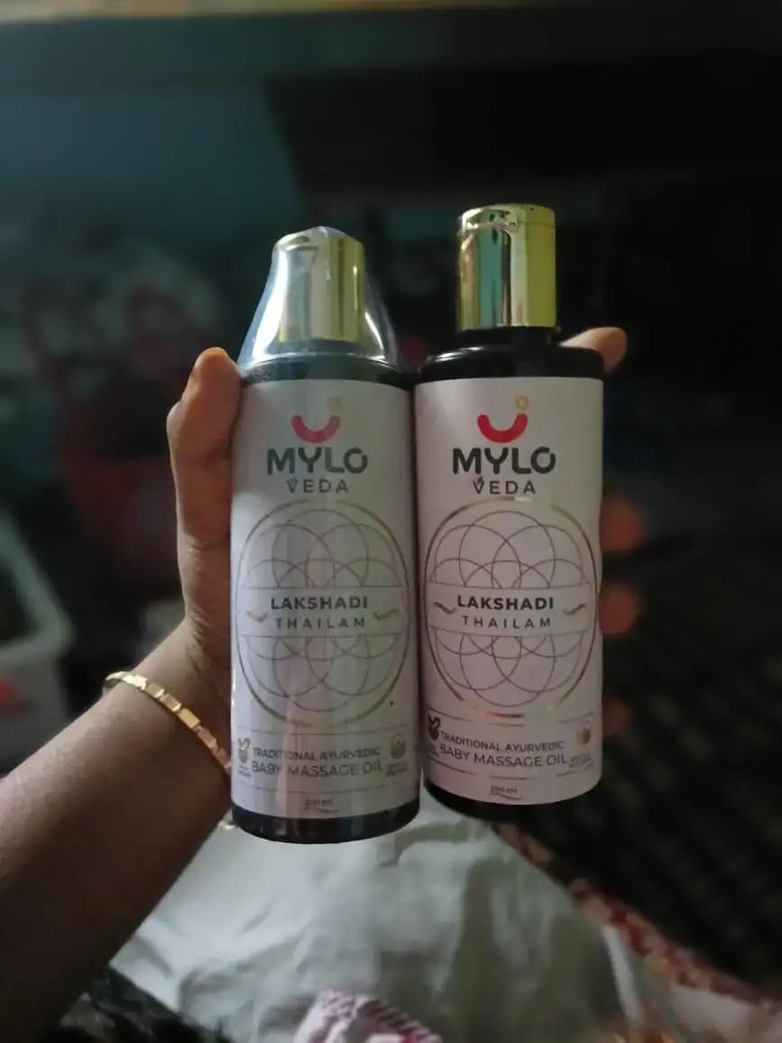 Mylo Herb Enriched Baby Massage Oil - 200 ml | Dermatologically Tested | Made Safe Certified | Nourishes Skin | Strengthens Immunity | Ayurvedic Preparation