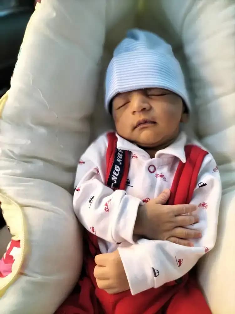 Baby 4–in-1 Soft & Snuggly Baby Sleeping Bag/Baby Carry Nest with 3-way Zip Opening | Soft & Breathable | Head-to-toe comfort - Magical Rainbow