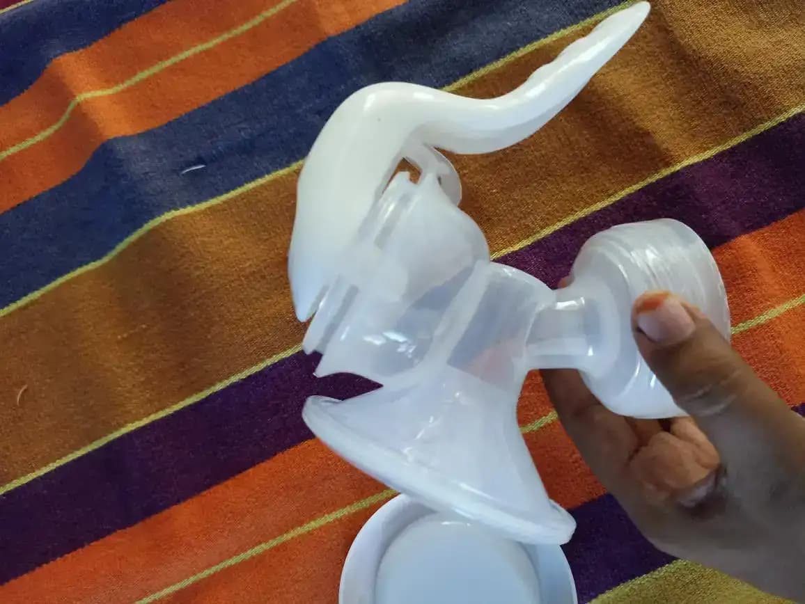 Manual Breast Pump With Bottle (150 ml)