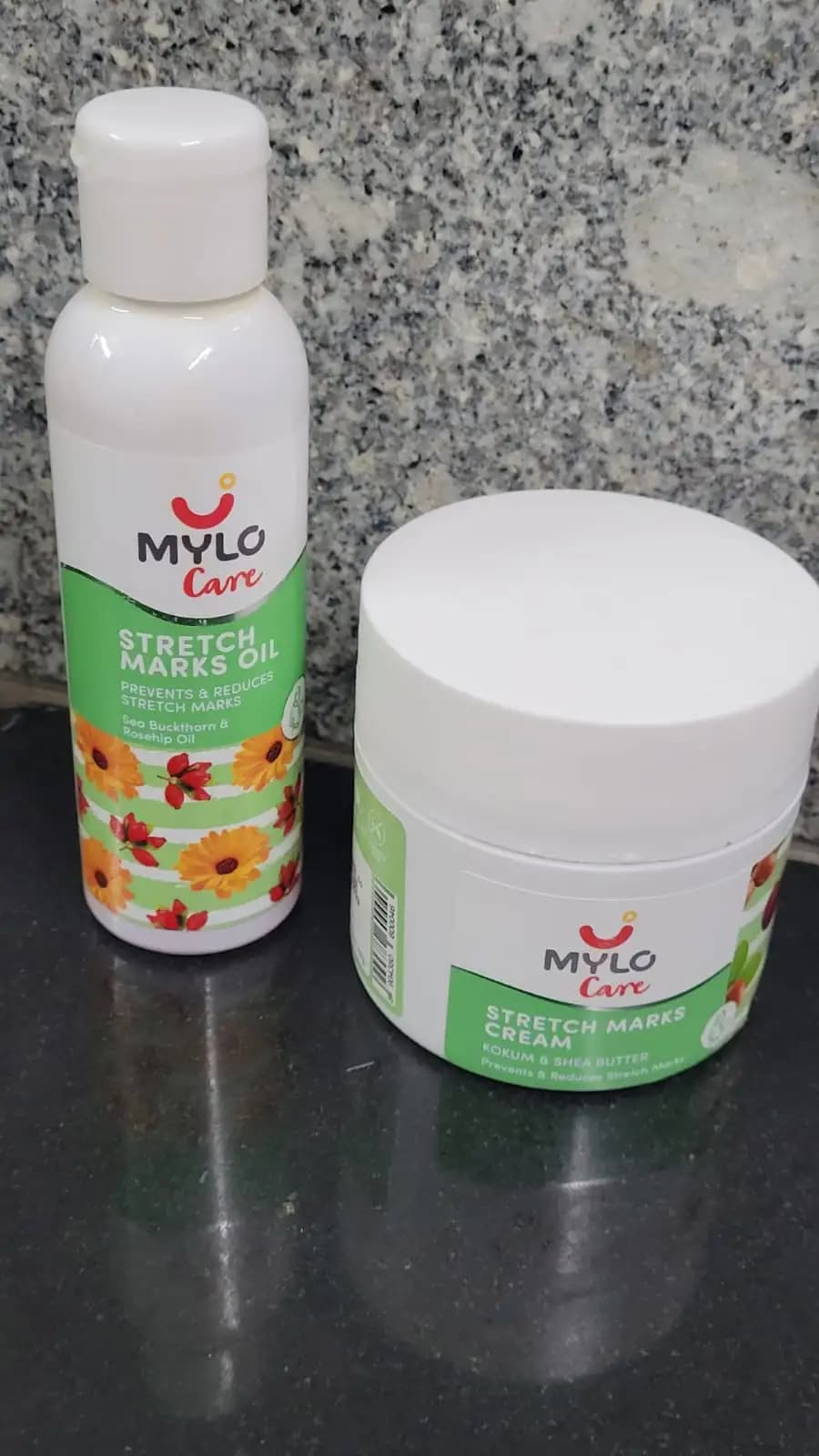 Stretch Marks Kit - Removes Scars | Made with Natural Ingredients | Tightens Skin - (Stretch Mark Oil - 100 ml, Stretch Marks Cream - 100ml)