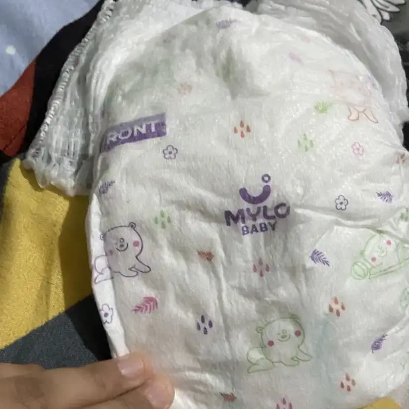 Baby Diaper Pants Medium (M) 7-8 kgs - (76 count) Leak Proof + Extra Virgin Coconut Oil (200ml)