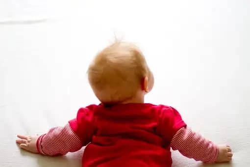 Is Baby Ready for Solid Foods? (Developmental Signs of Readiness)