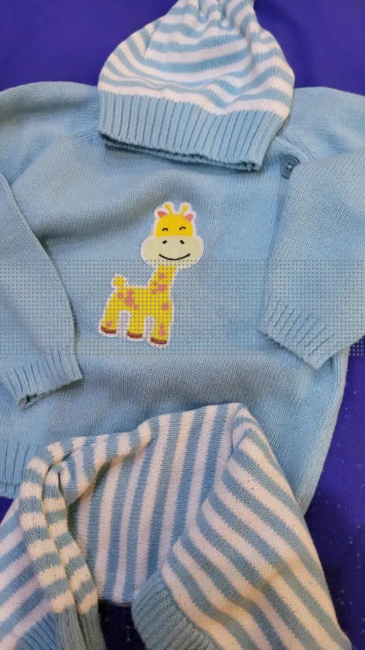 Baby Full Sleeves Sweater and Stripe Pant Set with Cap in 100% Cotton – Blue Giraffe (0-3M)
