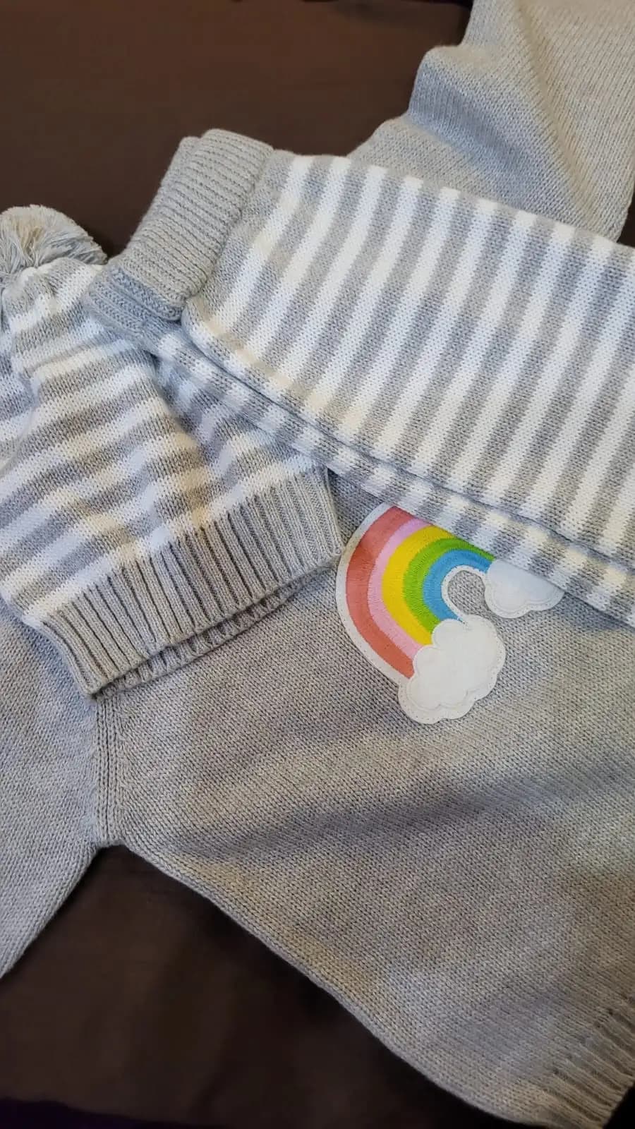Baby Full Sleeves Sweater & Stripe Pant Set with Cap in 100% Cotton– Lt. Grey Rainbow Cloud (3-6M)