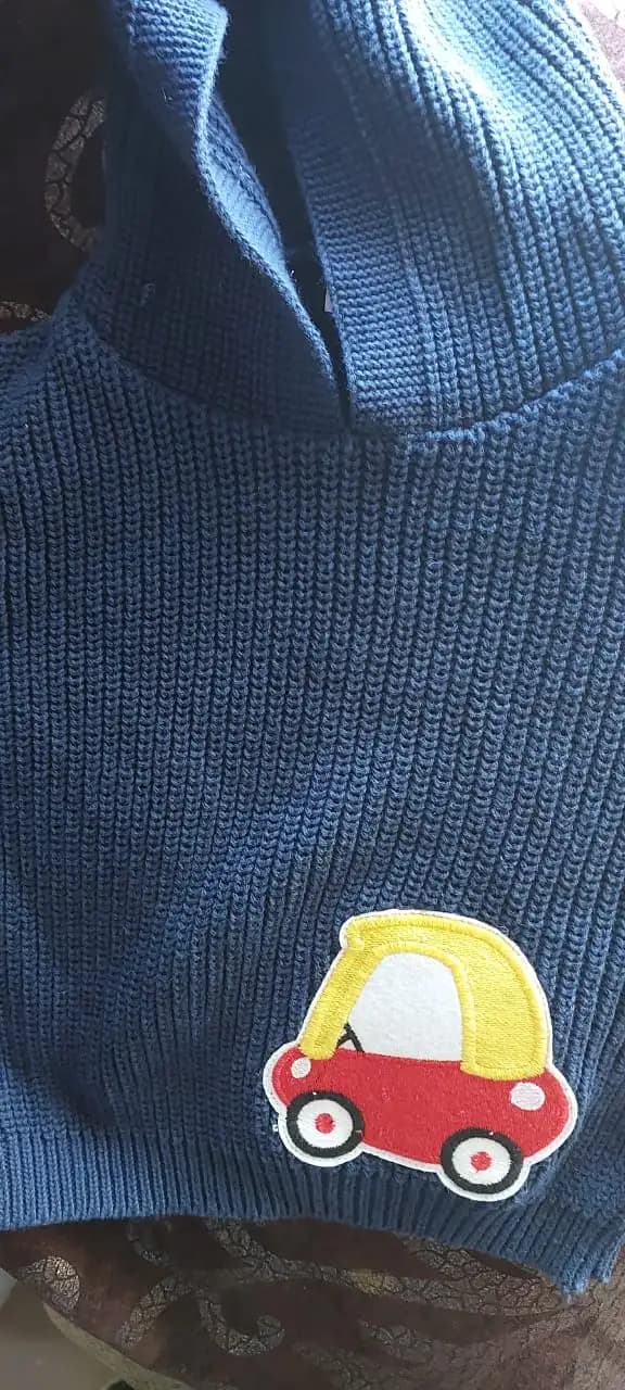 Baby Full Sleeves Sweater with Hoodie in 100% Cotton– Navy Toy Car (12-18 M)