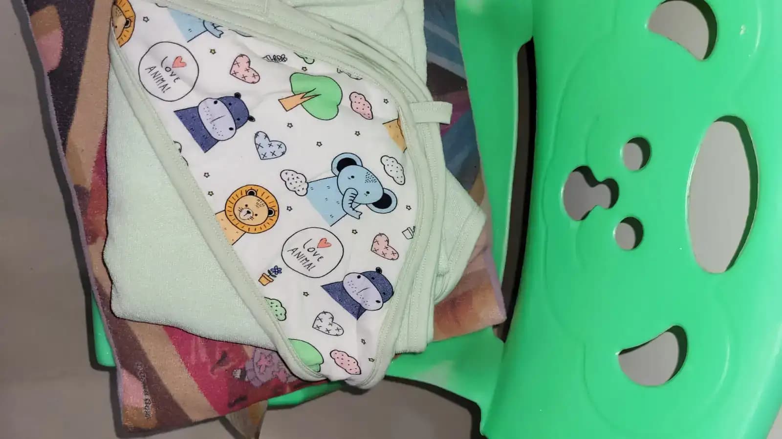 Baby Hooded Towel | Soft, Lightweight & Extra Absorbent |Keeps Baby Snug | Dries 3x Faster than Cotton | Baby Safari - Blue (78 cm x 78cm)