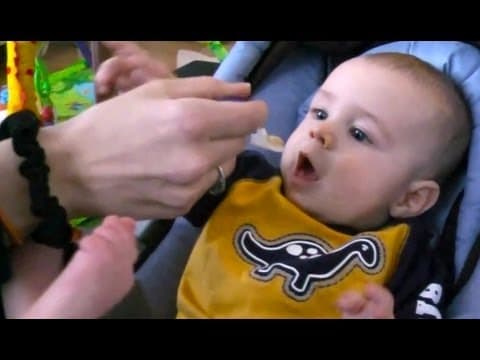 5 Signs Your Baby is Ready for Solid Food