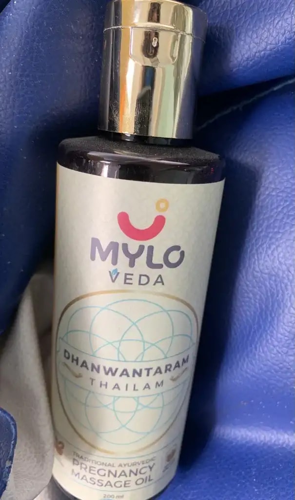Ayurvedic Pregnancy Massage Oil | Relieves Pregnancy Pain & Ichiness | Heals Stretch Marks | Firms Up Body Post Pregnancy | Made with Dhanwantram Recipe (200 ml)