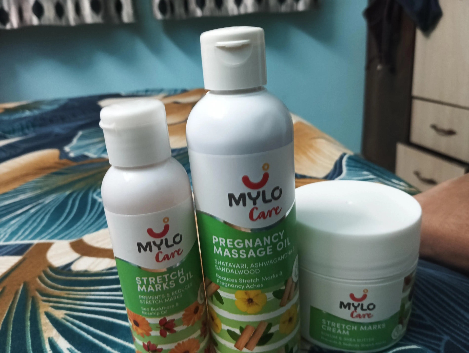 Stretch Marks Kit - Removes Scars | Made with Natural Ingredients | Tightens Skin - (Stretch Mark Oil - 100 ml, Stretch Marks Cream - 100ml)