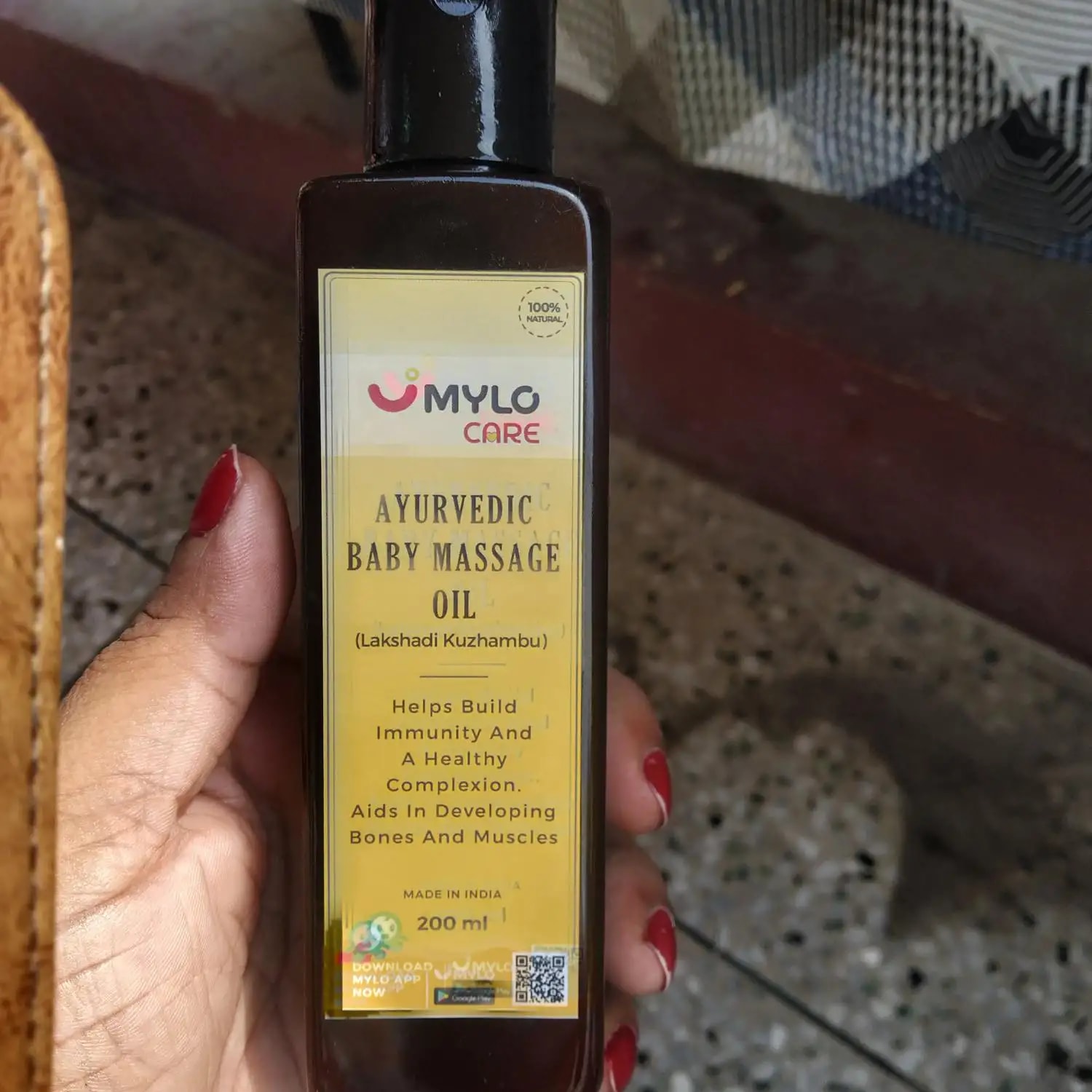 Mylo Herb Enriched Baby Massage Oil - 200 ml | Dermatologically Tested | Made Safe Certified | Nourishes Skin | Strengthens Immunity | Ayurvedic Preparation