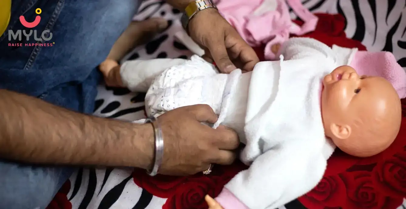 How to Change a Diaper : A Step-by-Step Guide for New Parents