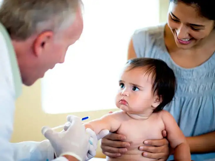 6-నెలల చెక్-అప్ : టీకాలు మరియు మరిన్ని (The 6 Month Check-up: Vaccinations and More in Telugu)