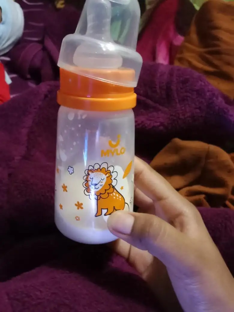 2-in-1 Baby Feeding Bottle | BPA Free with Anti-Colic Nipple & Spoon | Easy Flow Neck Design - Lion & Giraffe 125ml & 250ml