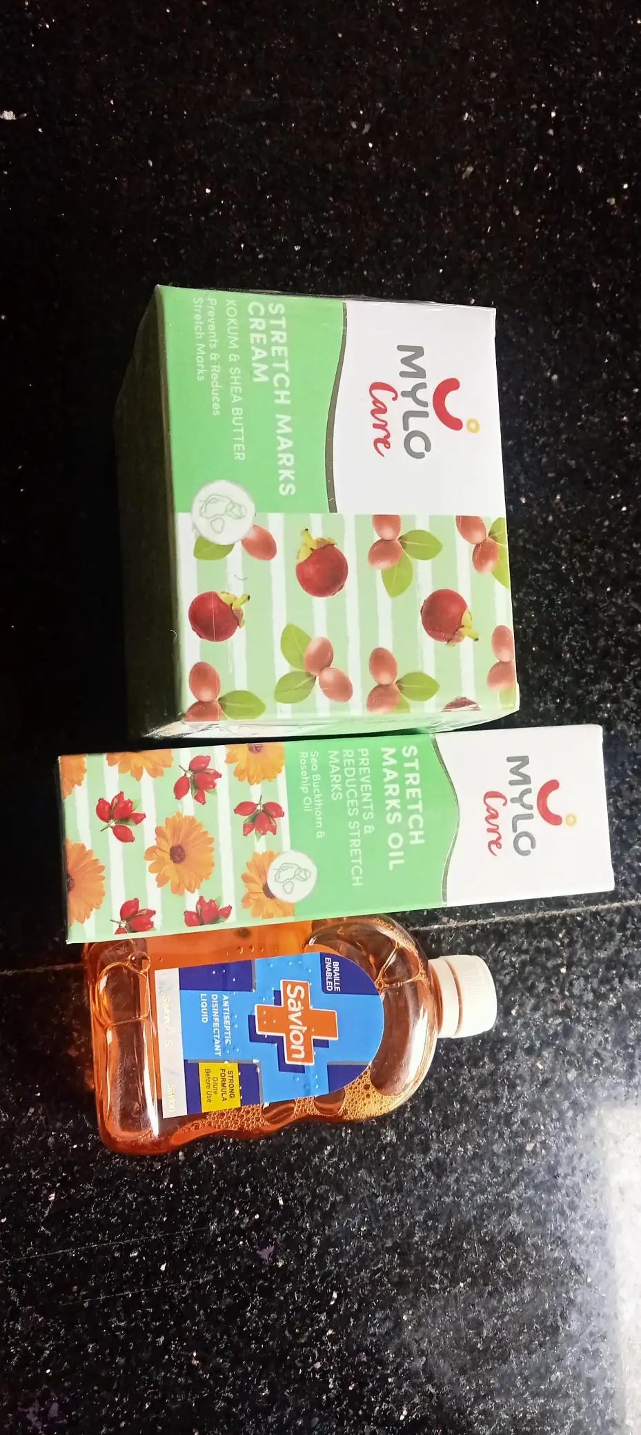 Stretch Marks Kit - Removes Scars | Made with Natural Ingredients | Tightens Skin - (Stretch Mark Oil - 100 ml, Stretch Marks Cream - 100ml)