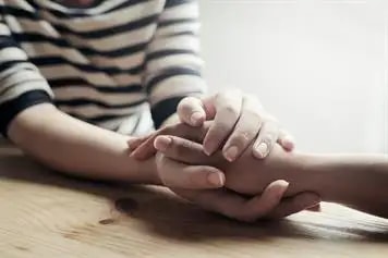 क्यों होता है गर्भपात और क्या हैं इसके लक्षण?  