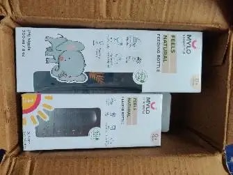 2-in-1 Baby Feeding Bottle | BPA Free with Anti-Colic Nipple & Spoon | Easy Flow Neck Design - Lion & Giraffe 125ml & 250ml