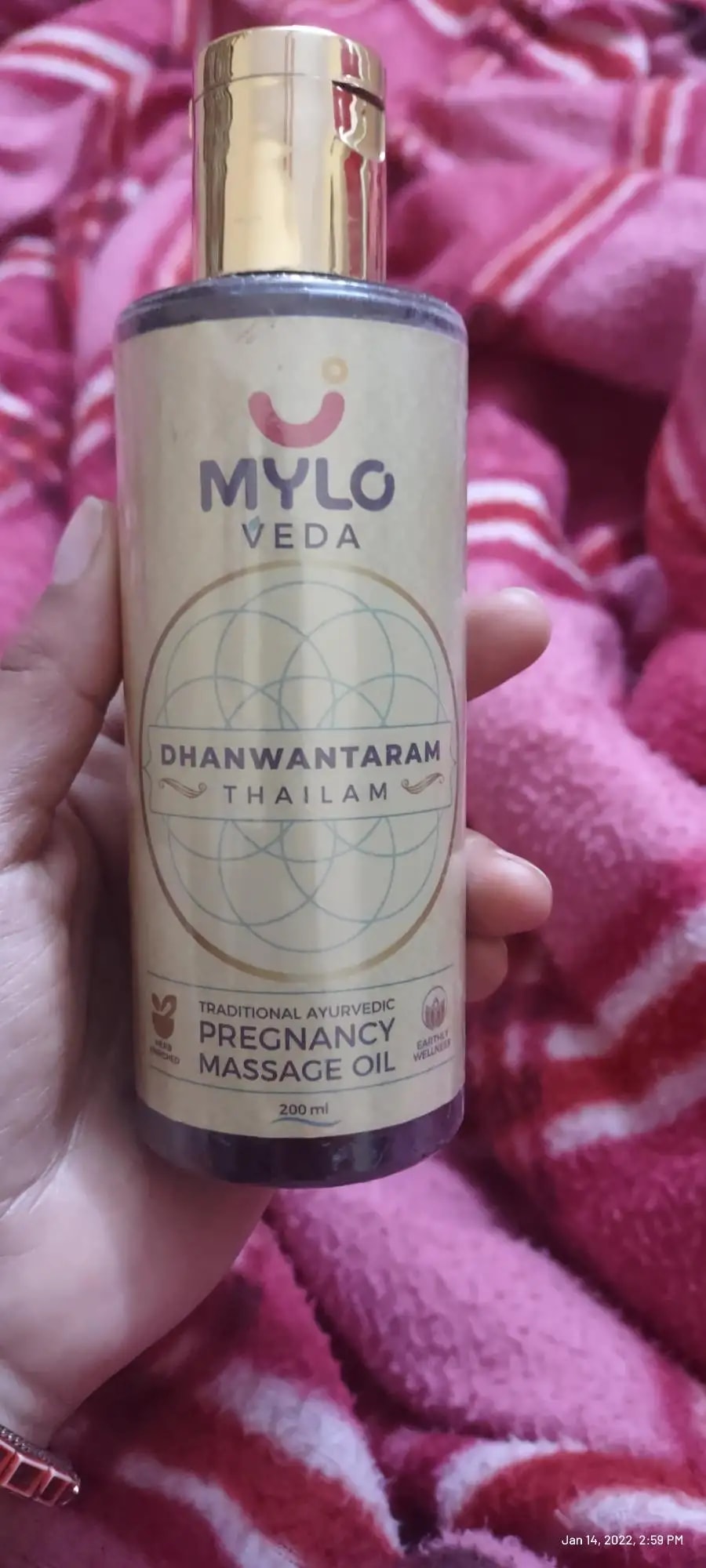 Ayurvedic Pregnancy Massage Oil | Relieves Pregnancy Pain & Ichiness | Heals Stretch Marks | Firms Up Body Post Pregnancy | Made with Dhanwantram Recipe (200 ml)