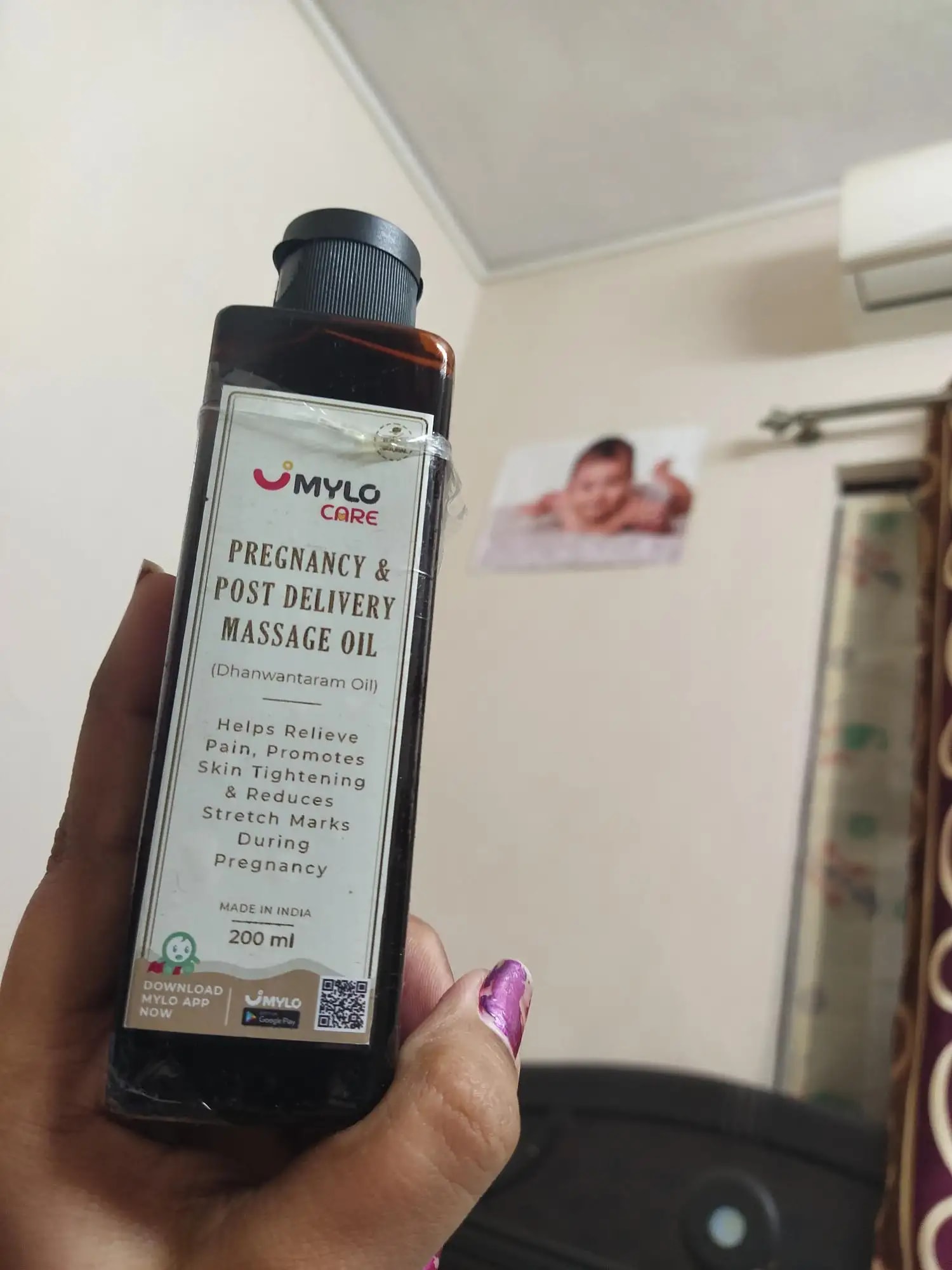 Ayurvedic Pregnancy Massage Oil | Relieves Pregnancy Pain & Ichiness | Heals Stretch Marks | Firms Up Body Post Pregnancy | Made with Dhanwantram Recipe (200 ml)