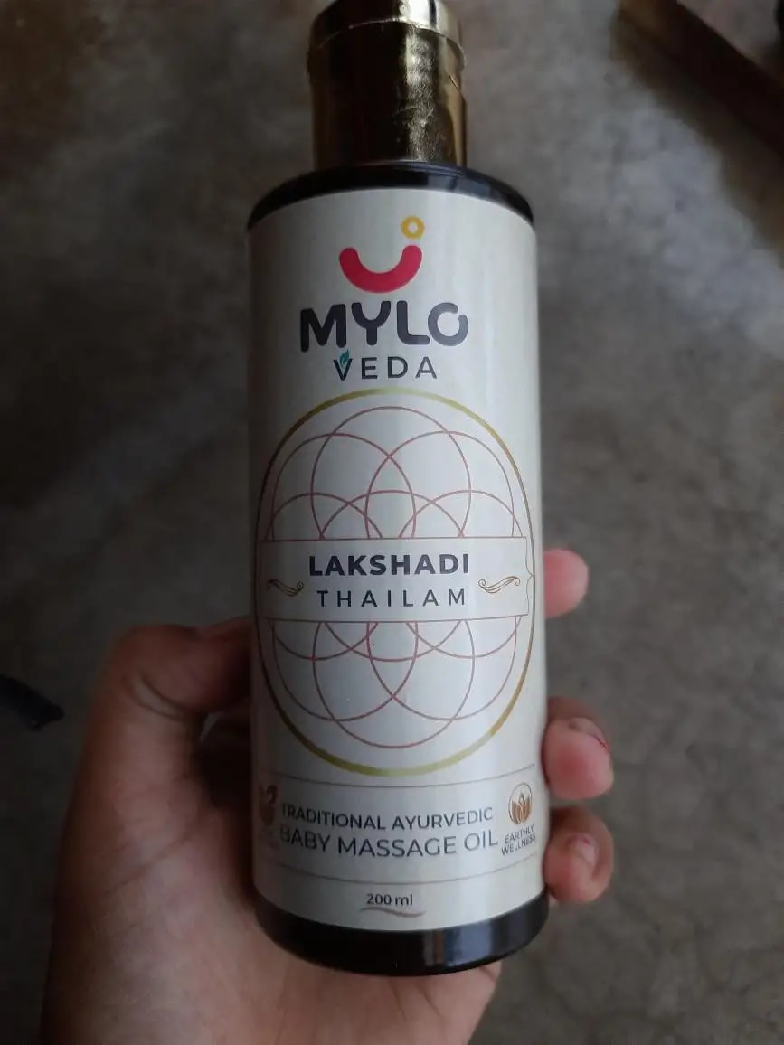 Mylo Herb Enriched Baby Massage Oil - 200 ml | Dermatologically Tested | Made Safe Certified | Nourishes Skin | Strengthens Immunity | Ayurvedic Preparation