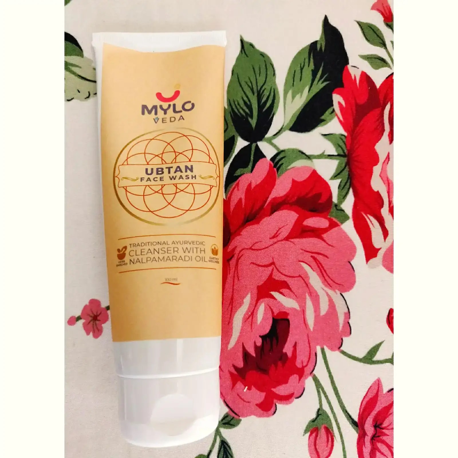 Ubtan Face Wash with Saffron, Nalpamaradi Oil & Turmeric | Brightens Skin | Removes Dead Skin Cells | Fights Acne | Lightens Skin (100 gm)