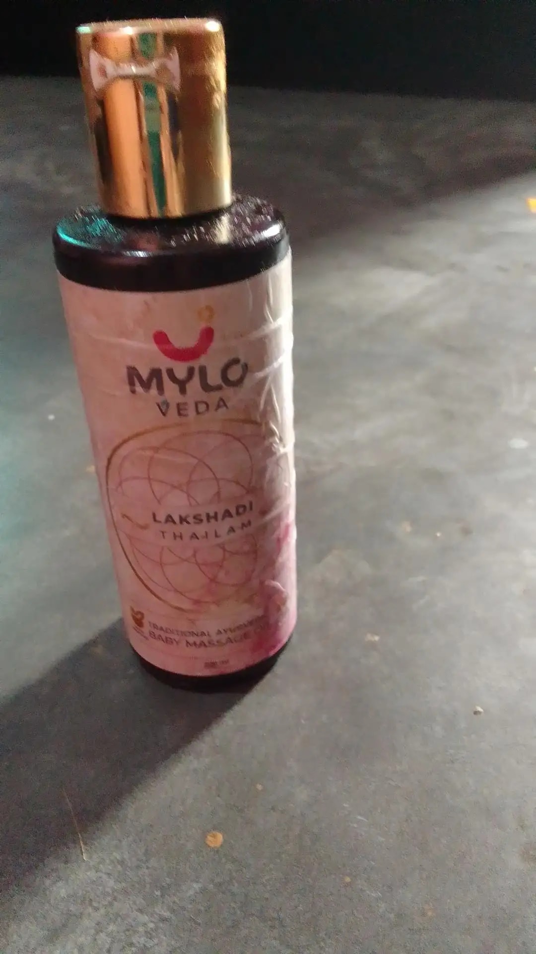 Mylo Herb Enriched Baby Massage Oil - 200 ml | Dermatologically Tested | Made Safe Certified | Nourishes Skin | Strengthens Immunity | Ayurvedic Preparation