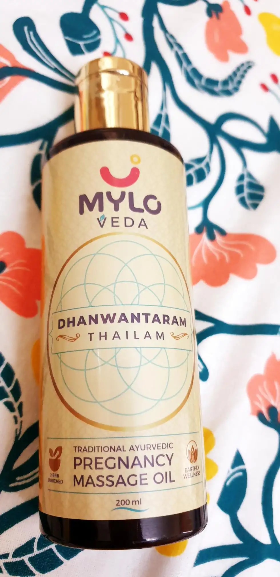Ayurvedic Pregnancy Massage Oil | Relieves Pregnancy Pain & Ichiness | Heals Stretch Marks | Firms Up Body Post Pregnancy | Made with Dhanwantram Recipe (200 ml)