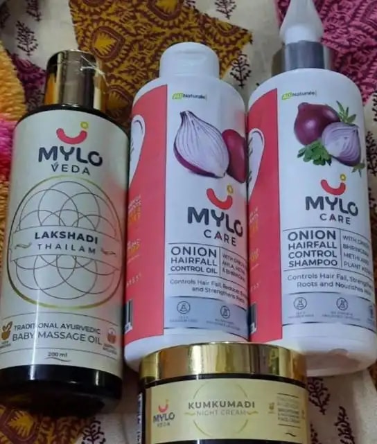 Ayurvedic Pregnancy Massage Oil | Relieves Pregnancy Pain & Ichiness | Heals Stretch Marks | Firms Up Body Post Pregnancy | Made with Dhanwantram Recipe (200 ml)