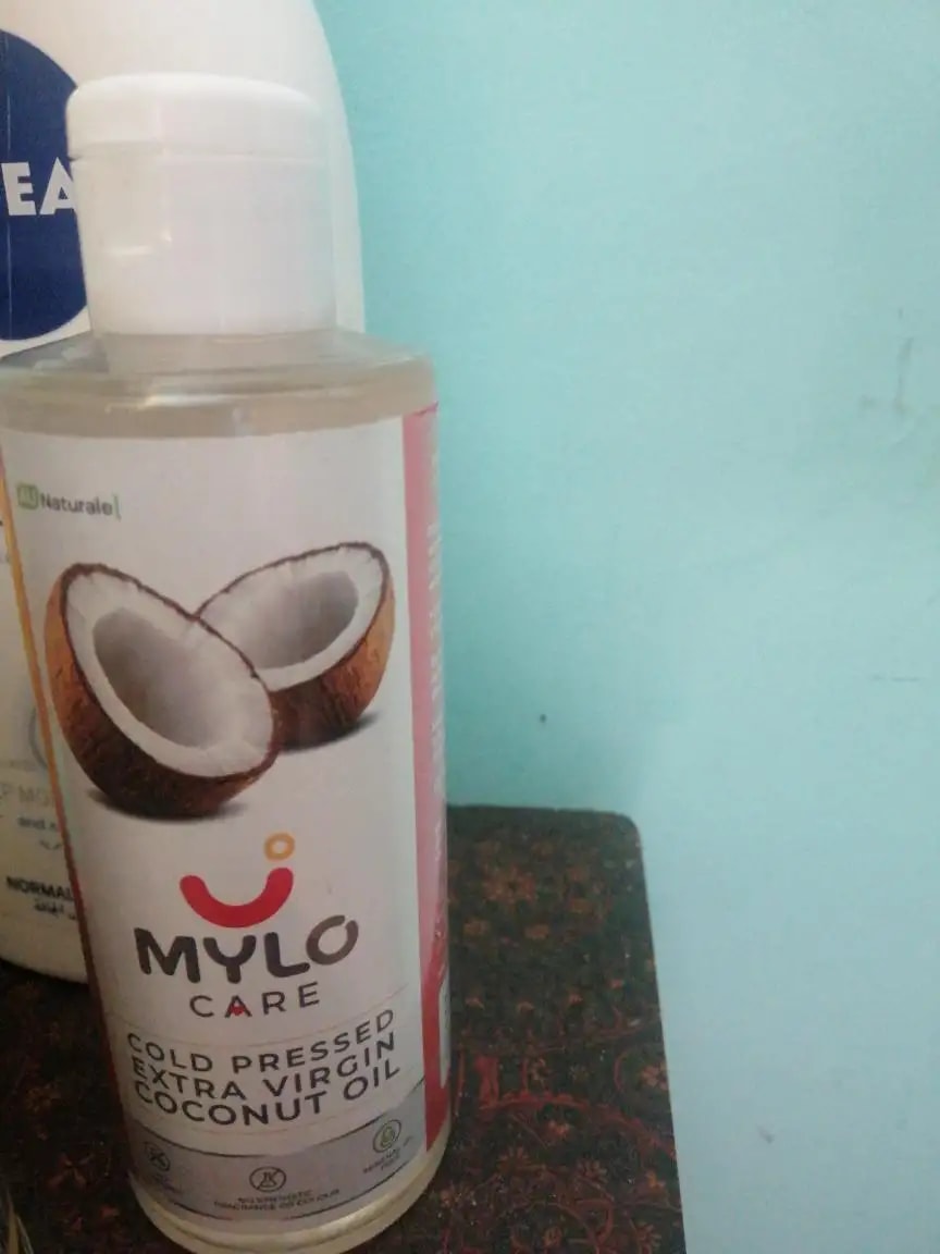 Cold Pressed Extra Virgin Coconut Oil for Skin & Hair - Nourishes Skin Deeply | Reduces Dandruff | Strengthens Hair | Soothes Baby's Rashes - 200 ml