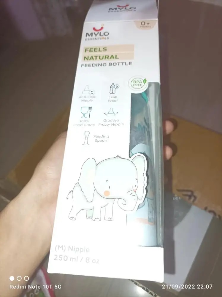 2-in-1 Baby Feeding Bottle | BPA Free with Anti-Colic Nipple & Spoon | Easy Flow Neck Design - Lion & Giraffe 125ml & 250ml