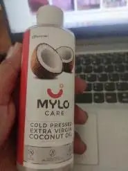 Cold Pressed Extra Virgin Coconut Oil for Skin & Hair - Nourishes Skin Deeply | Reduces Dandruff | Strengthens Hair | Soothes Baby's Rashes - 200 ml