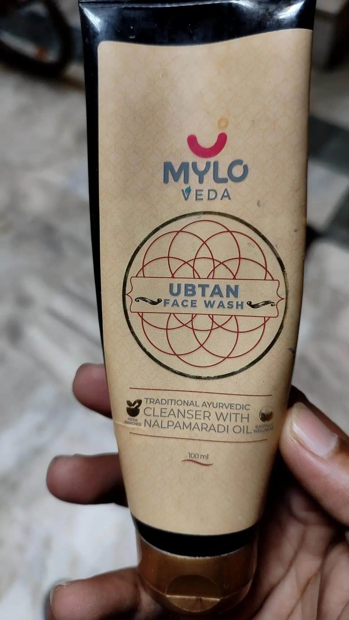 Ubtan Face Wash with Saffron, Nalpamaradi Oil & Turmeric | Brightens Skin | Removes Dead Skin Cells | Fights Acne | Lightens Skin (100 gm)