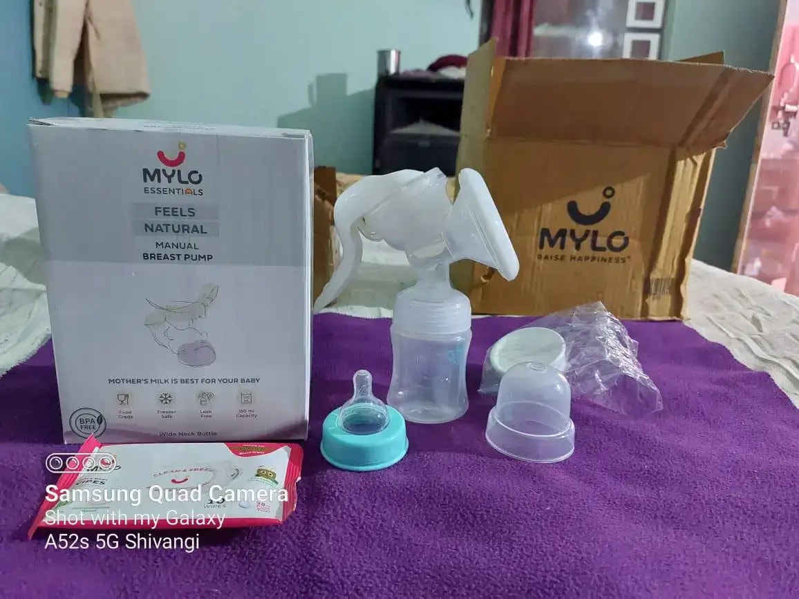 Manual Breast Pump For Feeding Mothers | Anti Colic & BPA Free | Compact & Lightweight | Easy to hold | Easy to Clean | With Bottle (150 ml)