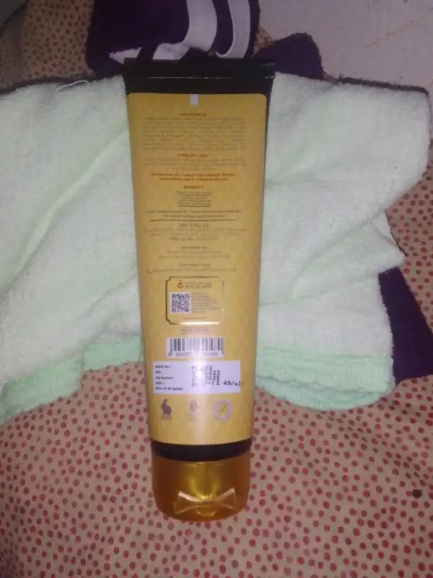 Ubtan Face Wash with Saffron, Nalpamaradi Oil & Turmeric | Brightens Skin | Removes Dead Skin Cells | Fights Acne | Lightens Skin (100 gm)