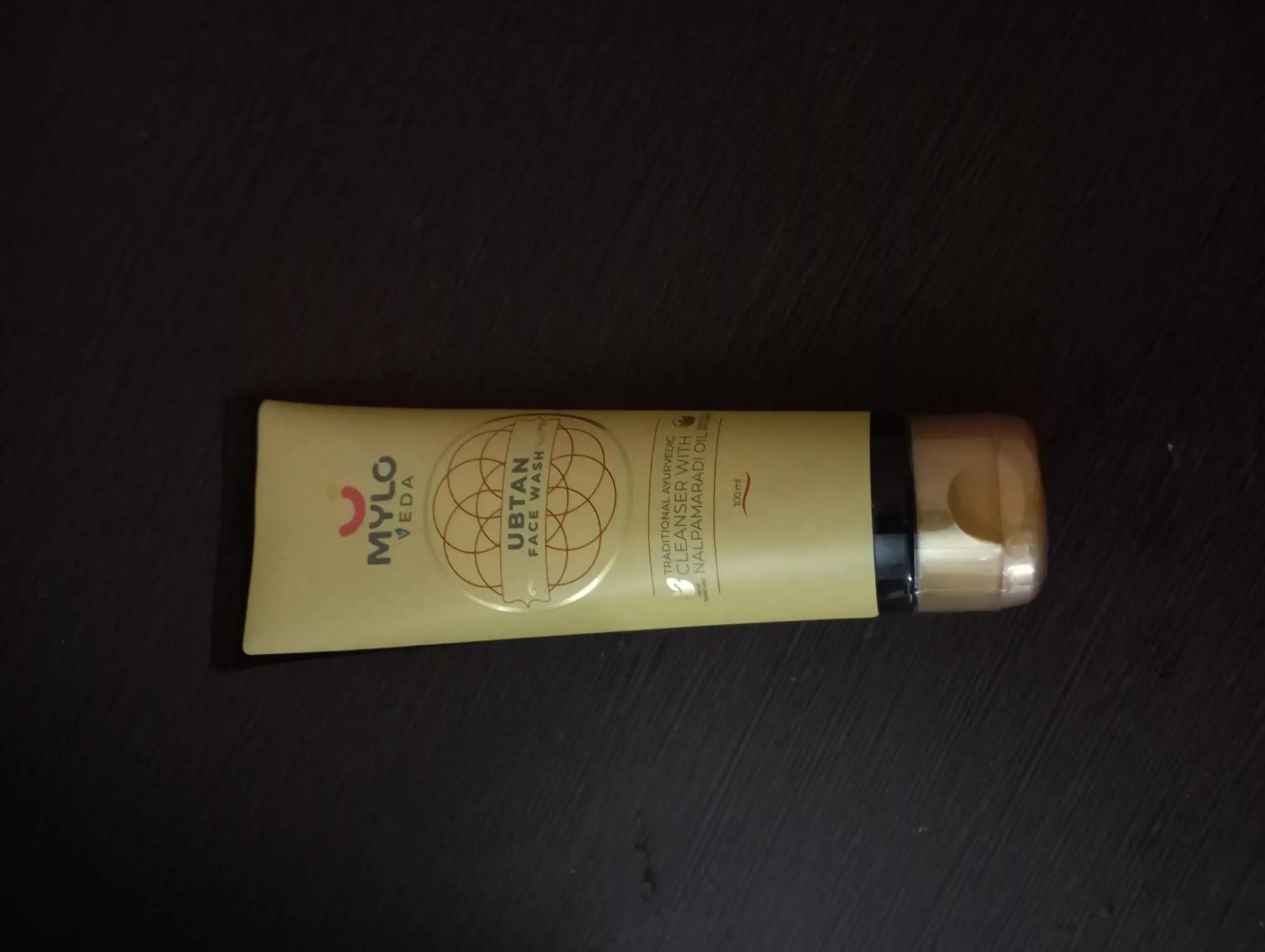 Ubtan Face Wash with Saffron, Nalpamaradi Oil & Turmeric | Brightens Skin | Removes Dead Skin Cells | Fights Acne | Lightens Skin (100 gm)