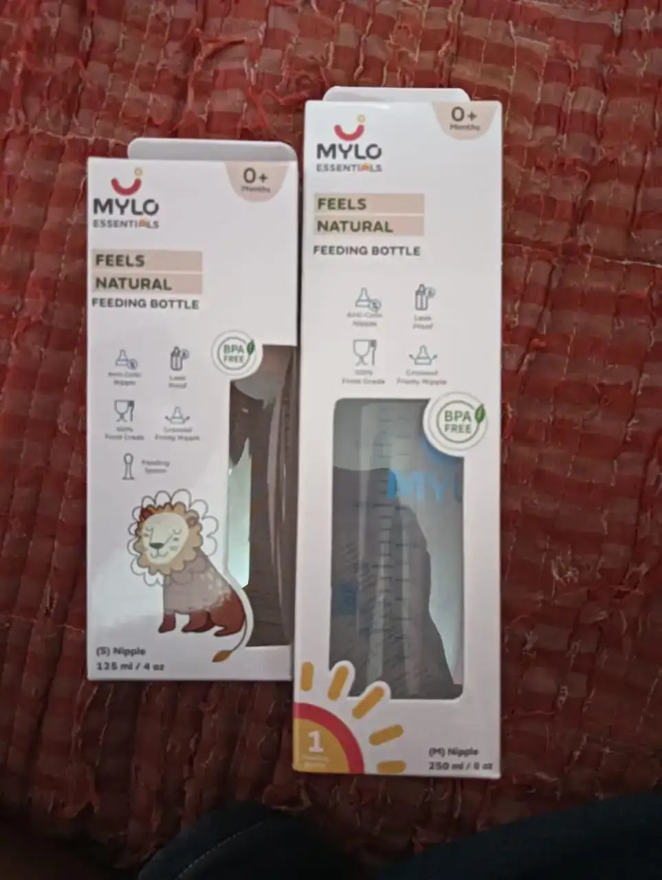 2-in-1 Baby Feeding Bottle | BPA Free with Anti-Colic Nipple & Spoon | Easy Flow Neck Design - Lion & Giraffe 125ml & 250ml