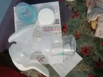 Manual Breast Pump For Feeding Mothers | Anti Colic & BPA Free | Compact & Lightweight | Easy to hold | Easy to Clean | With Bottle (150 ml)