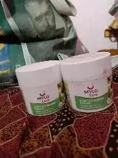 Stretch Marks Cream for Women - Clinically Proven | Removes Stretch Marks | Made Safe Certified | Safe During Pregnancy & Breastfeeding (100gm)