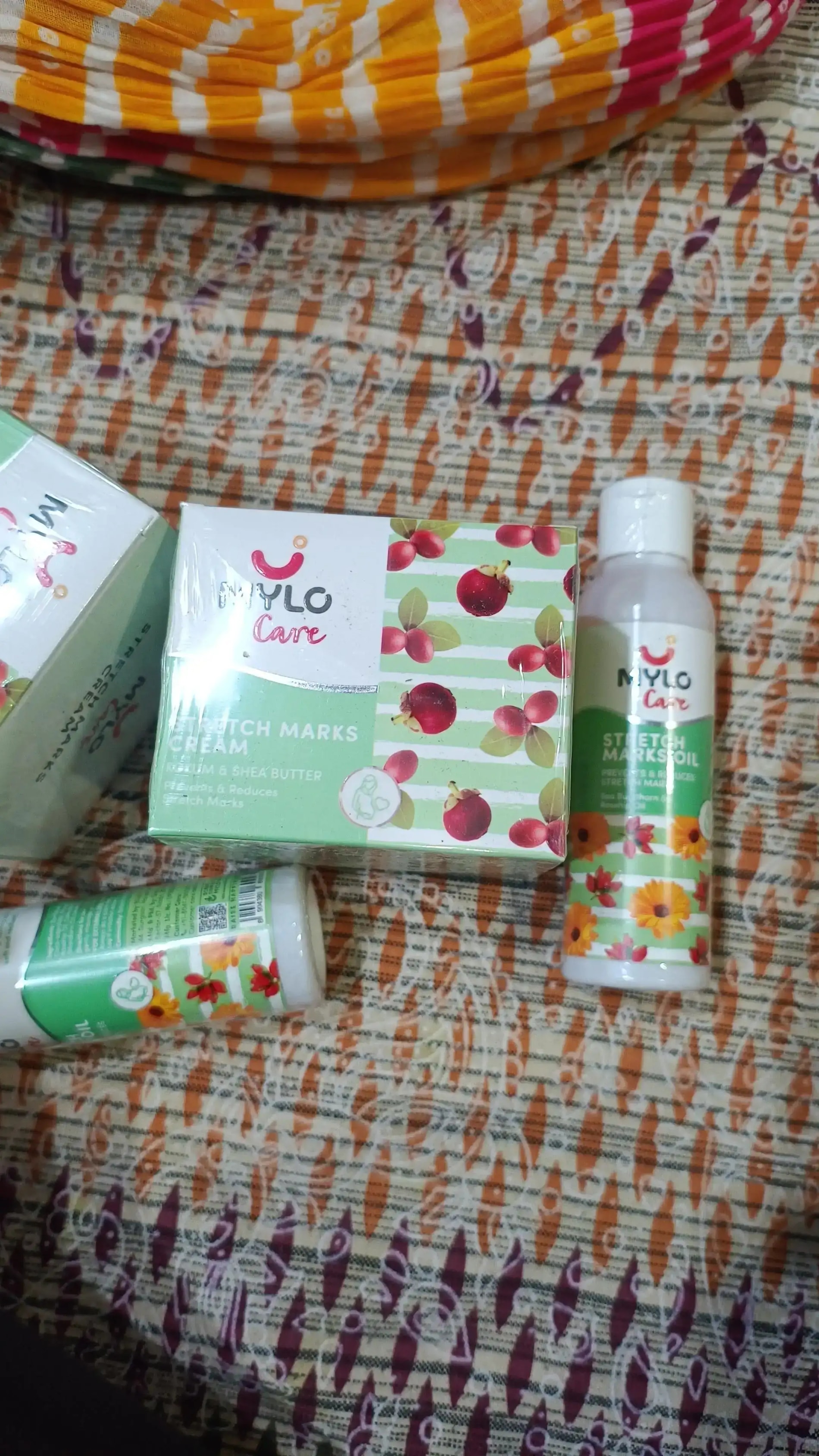 Stretch Marks Kit - Removes Scars | Made with Natural Ingredients | Tightens Skin - (Stretch Mark Oil - 100 ml, Stretch Marks Cream - 100ml)