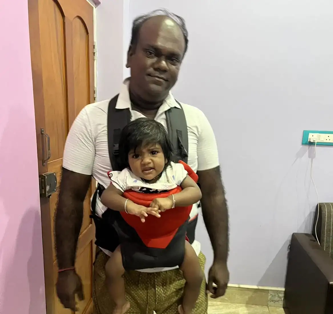 Baby Carrier Bag for 0 to 3 Years with 4 Comfortable Carrying Positions | Lightweight & Travel Friendly | Padded Neck & Shoulder Support - Red & Black