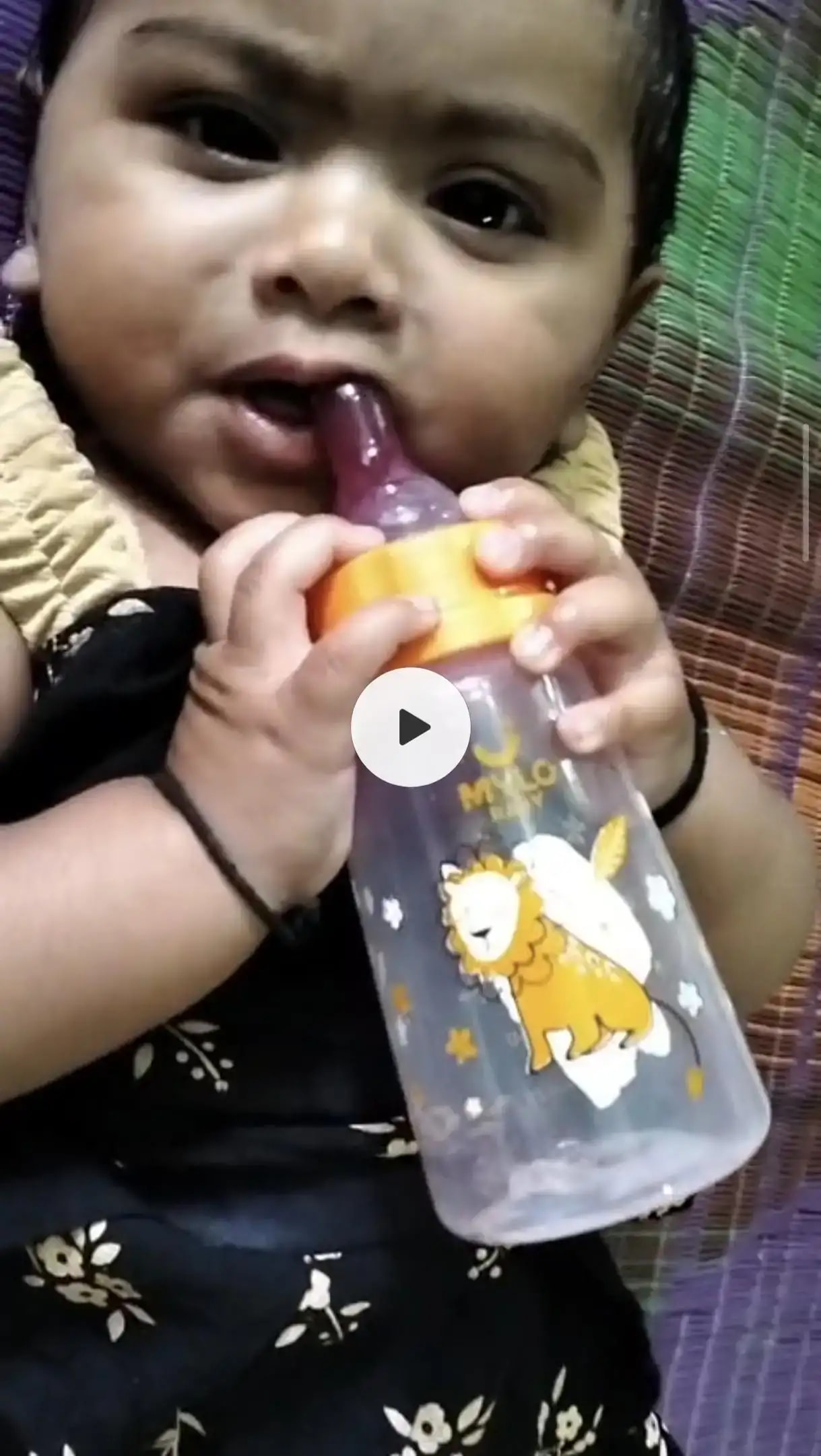 2-in-1 Baby Feeding Bottle | BPA Free with Anti-Colic Nipple & Spoon | Easy Flow Neck Design - Lion & Giraffe 125ml & 250ml