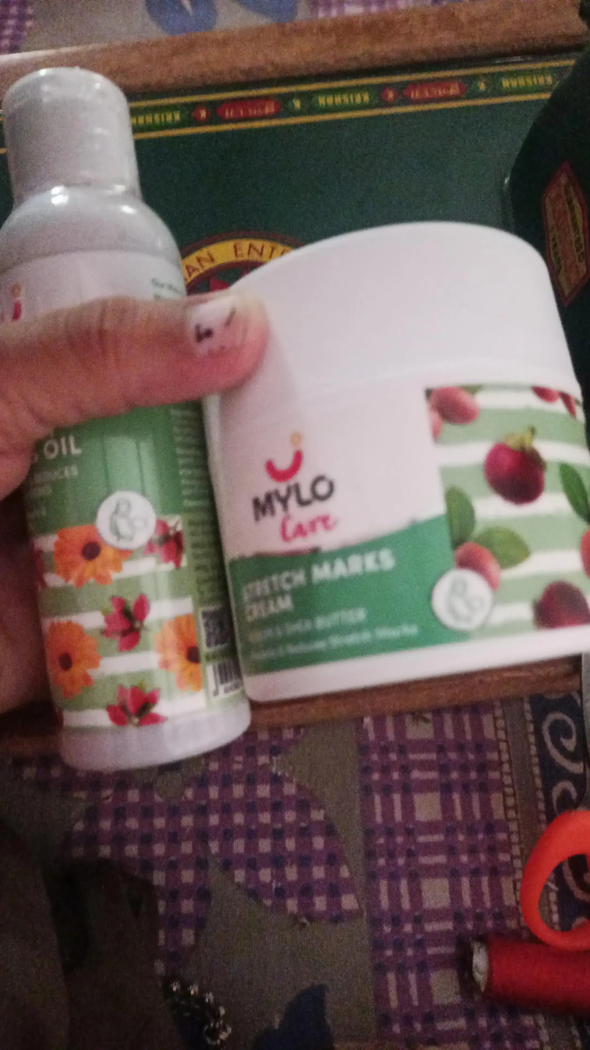Stretch Marks Kit - Removes Scars | Made with Natural Ingredients | Tightens Skin - (Stretch Mark Oil - 100 ml, Stretch Marks Cream - 100ml)