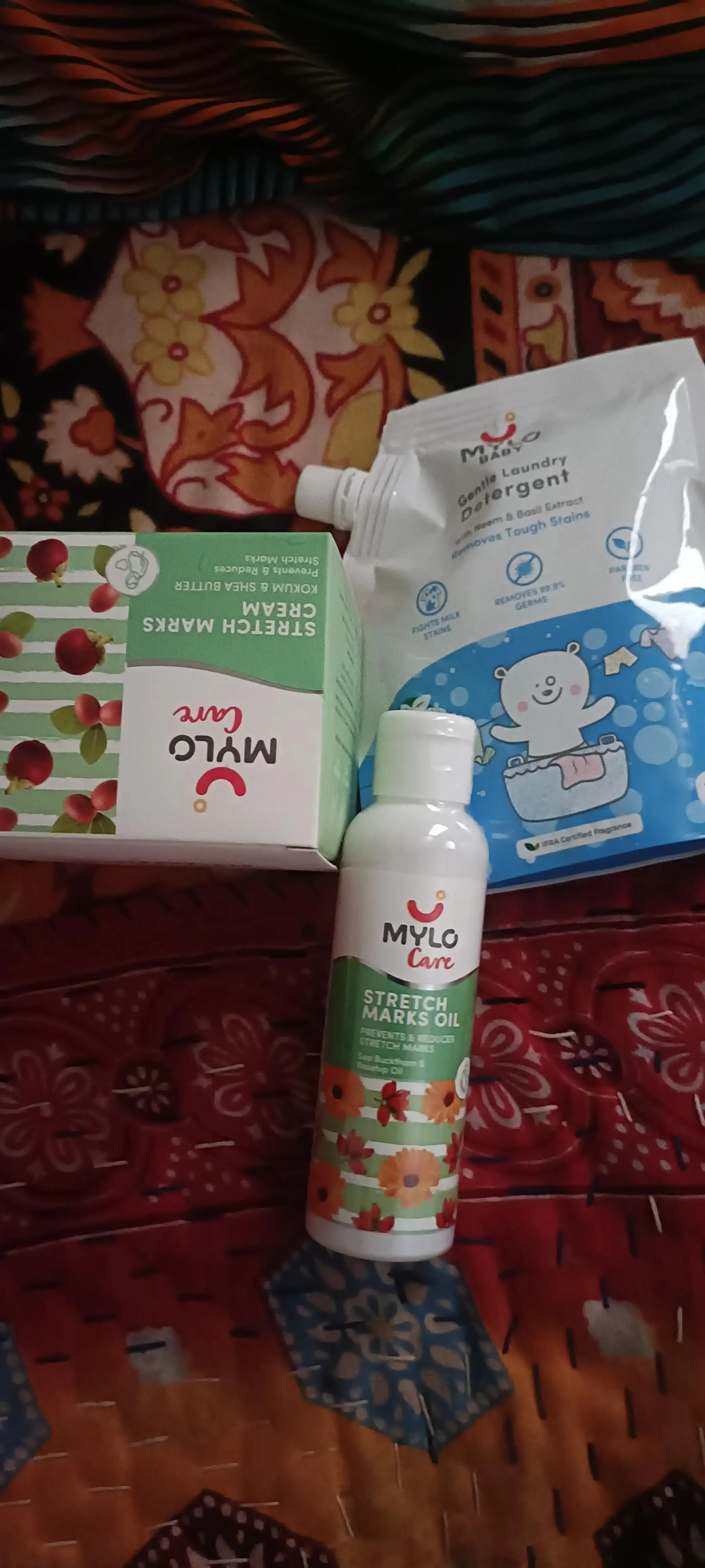 Stretch Marks Kit - Removes Scars | Made with Natural Ingredients | Tightens Skin - (Stretch Mark Oil - 100 ml, Stretch Marks Cream - 100ml)