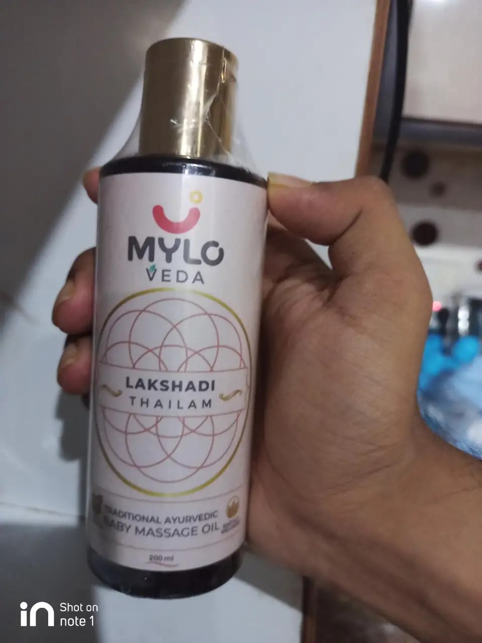 Mylo Herb Enriched Baby Massage Oil - 200 ml | Dermatologically Tested | Made Safe Certified | Nourishes Skin | Strengthens Immunity | Ayurvedic Preparation