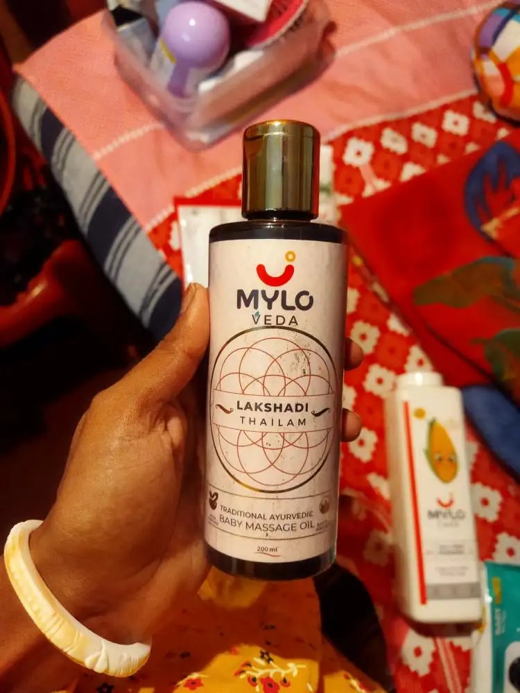 Mylo Herb Enriched Baby Massage Oil - 200 ml | Dermatologically Tested | Made Safe Certified | Nourishes Skin | Strengthens Immunity | Ayurvedic Preparation