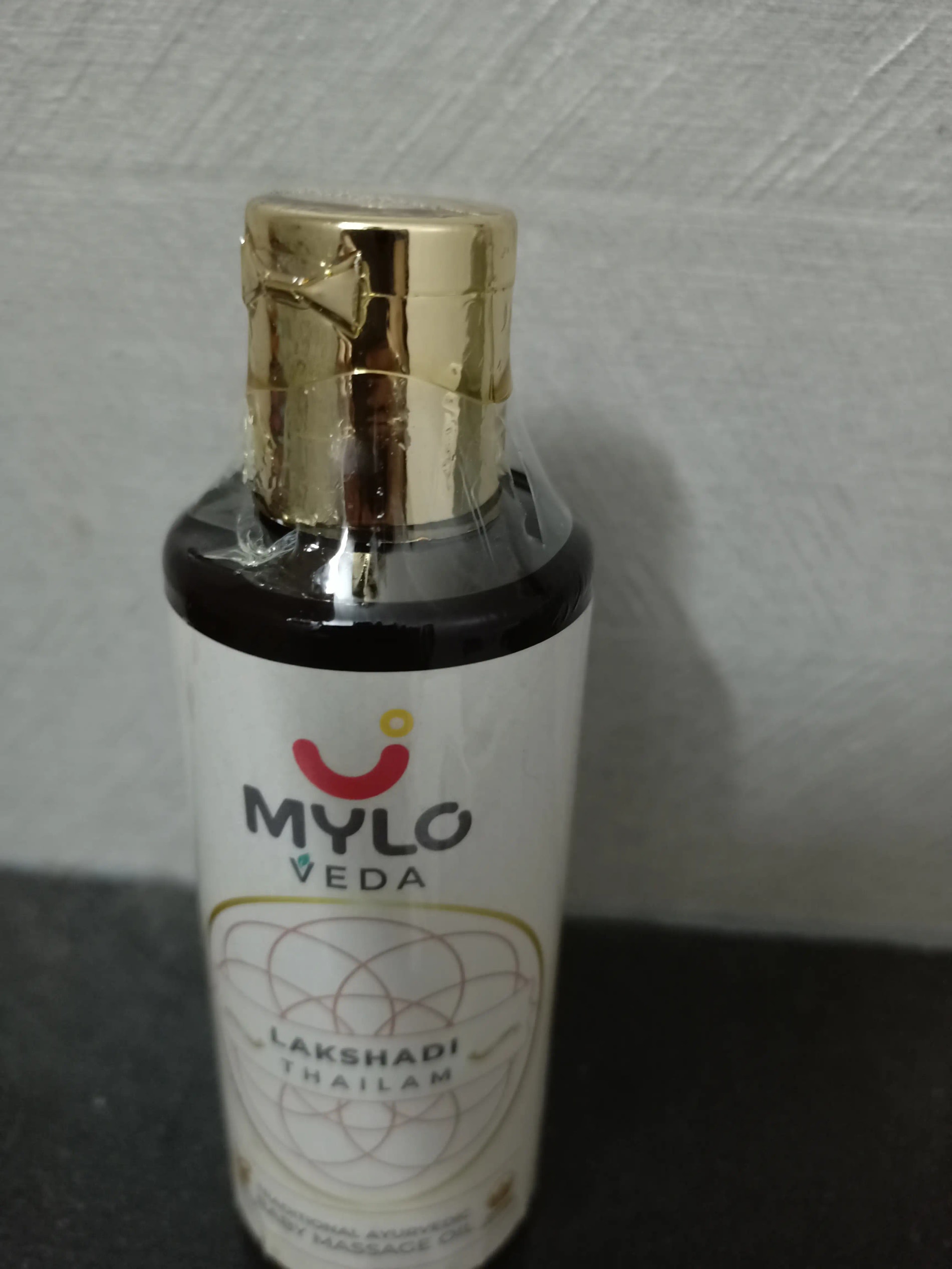 Mylo Herb Enriched Baby Massage Oil - 200 ml | Dermatologically Tested | Made Safe Certified | Nourishes Skin | Strengthens Immunity | Ayurvedic Preparation