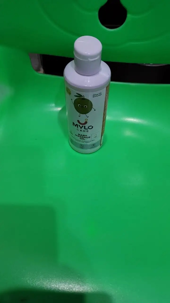 Baby Massage Oil 200ml | Improves Complexion & Skin Tone | Moisturizes & Nourishes Skin | Aids in Sun Protection | Made Safe Certified - Pack of 2