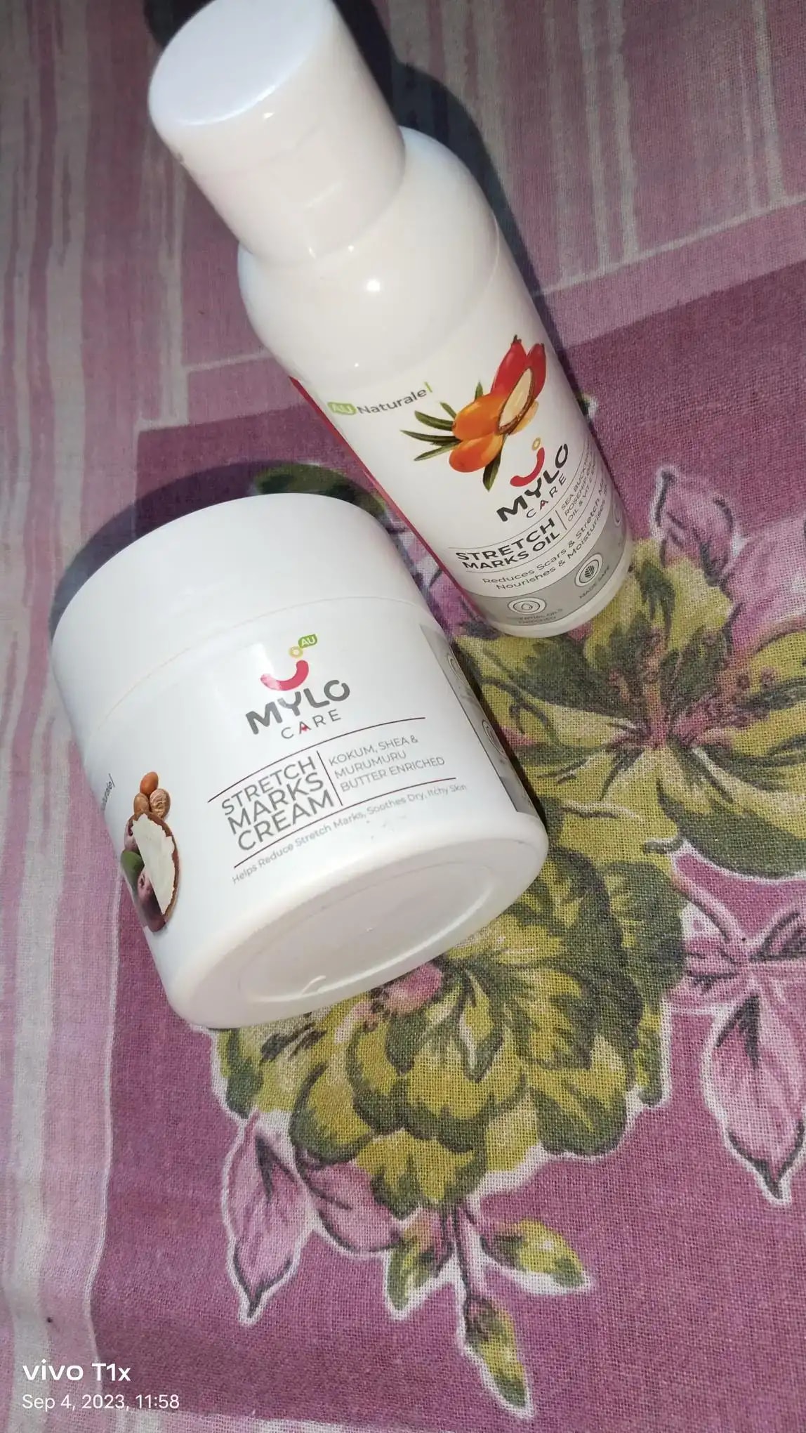 Stretch Marks Kit - Removes Scars | Made with Natural Ingredients | Tightens Skin - (Stretch Mark Oil - 100 ml, Stretch Marks Cream - 100ml)
