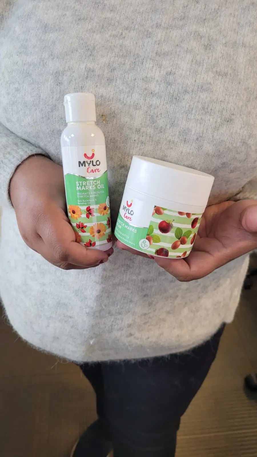 Stretch Marks Kit - Removes Scars | Made with Natural Ingredients | Tightens Skin - (Stretch Mark Oil - 100 ml, Stretch Marks Cream - 100ml)