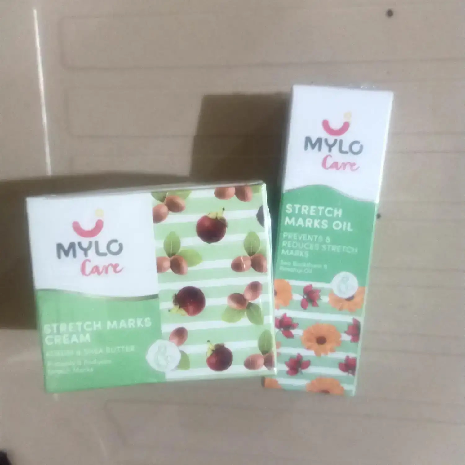 Stretch Marks Kit - Removes Scars | Made with Natural Ingredients | Tightens Skin - (Stretch Mark Oil - 100 ml, Stretch Marks Cream - 100ml)